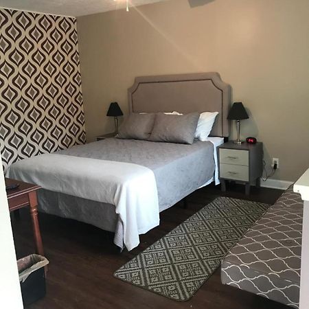 Nightshade Inn & Gardens Camillus Екстер'єр фото