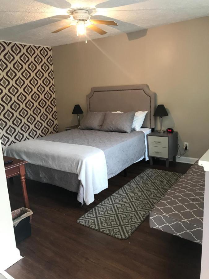 Nightshade Inn & Gardens Camillus Екстер'єр фото