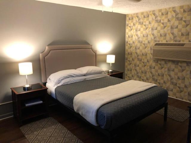 Nightshade Inn & Gardens Camillus Екстер'єр фото